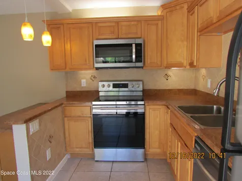 2111 Vista Oaks Circle NE Palm Bay FL 32905