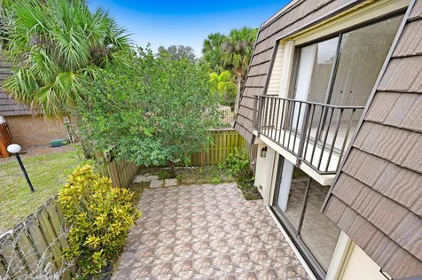 2111 Vista Oaks Circle NE Palm Bay FL 32905