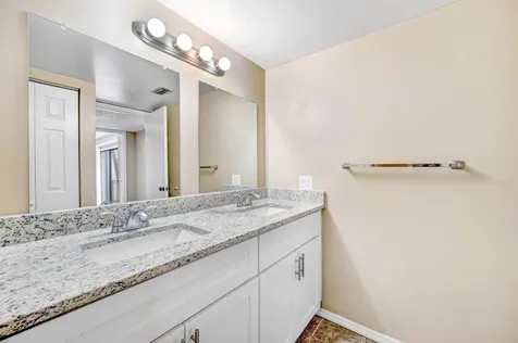 2111 Vista Oaks Circle NE Palm Bay FL 32905