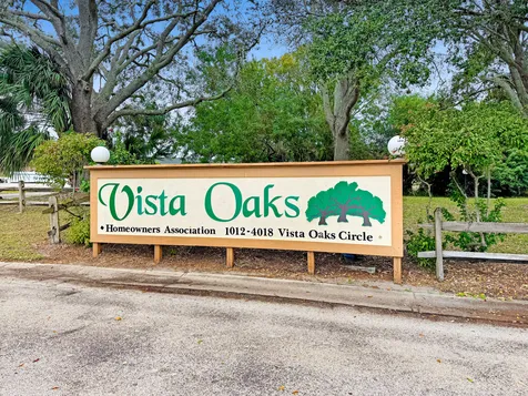 2111 Vista Oaks Circle NE Palm Bay FL 32905