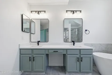 584 Laurel Oak Court NE Palm Bay FL 32907