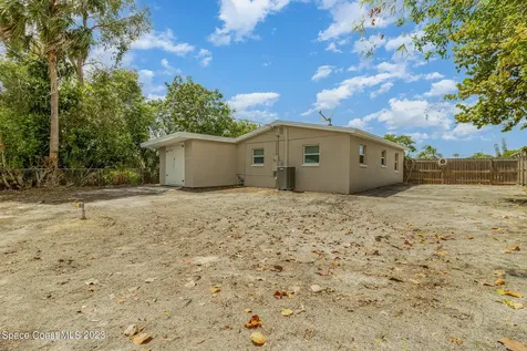 2567 Pepper Avenue Melbourne FL 32935