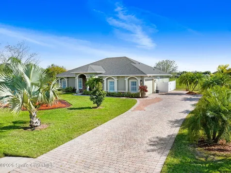 4268 Gardenwood Circle Grant FL 32949