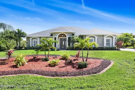 4268 Gardenwood Circle Grant FL 32949