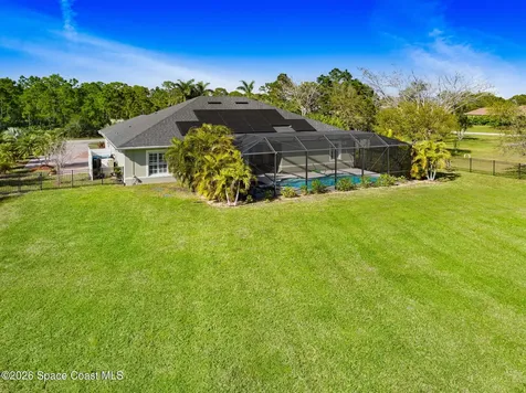 4268 Gardenwood Circle Grant FL 32949