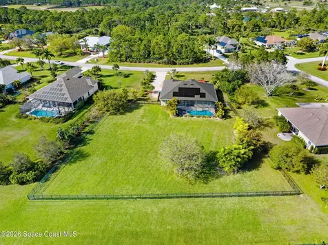 4268 Gardenwood Circle Grant FL 32949
