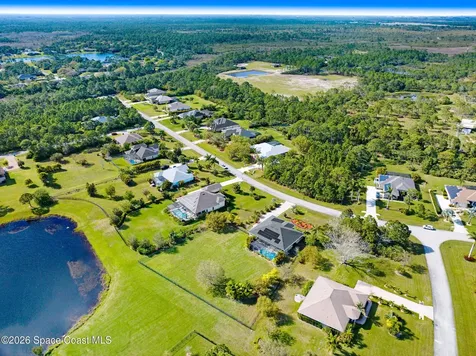 4268 Gardenwood Circle Grant FL 32949