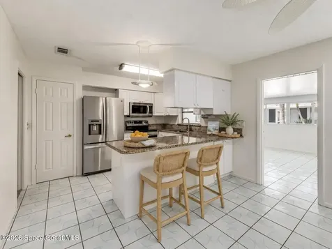 302 Emerald Place E Indian Harbour Beach FL 32937