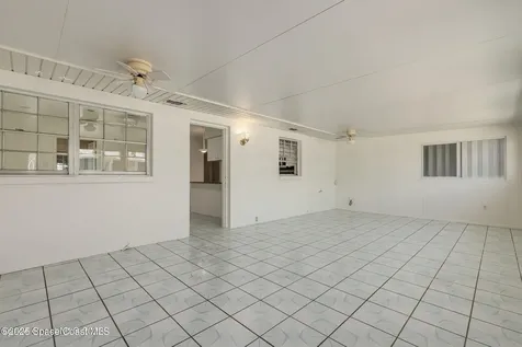 302 Emerald Place E Indian Harbour Beach FL 32937