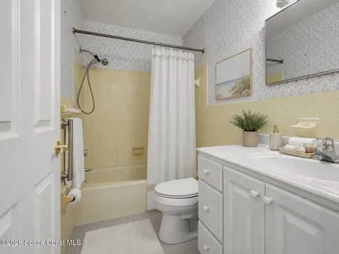 302 Emerald Place E Indian Harbour Beach FL 32937
