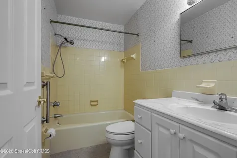 302 Emerald Place E Indian Harbour Beach FL 32937