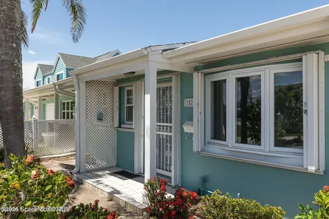 302 Emerald Place E Indian Harbour Beach FL 32937