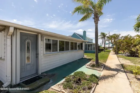 302 Emerald Place E Indian Harbour Beach FL 32937