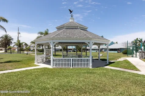 302 Emerald Place E Indian Harbour Beach FL 32937
