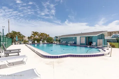 302 Emerald Place E Indian Harbour Beach FL 32937