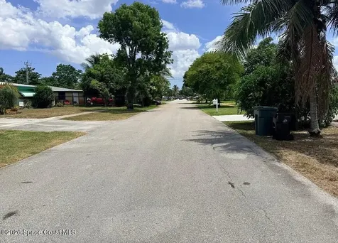 557 W Dayton Circle Fort Lauderdale FL 33312