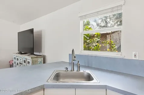 53 Vip Island Grant-valkaria FL 32949