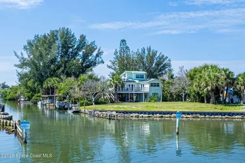 53 Vip Island Grant-valkaria FL 32949
