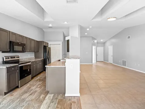 648 Munich Street NW Palm Bay FL 32907