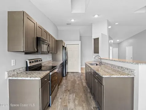 648 Munich Street NW Palm Bay FL 32907