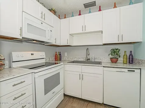 28 Vista Gardens Trail Vero Beach FL 32962
