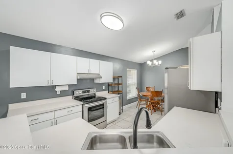 1664 Vista Lake Circle Melbourne FL 32904