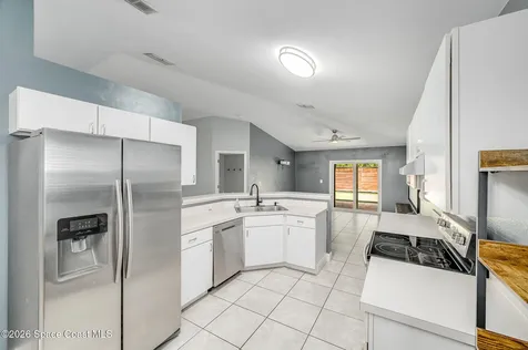 1664 Vista Lake Circle Melbourne FL 32904