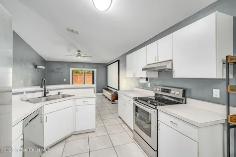 1664 Vista Lake Circle Melbourne FL 32904