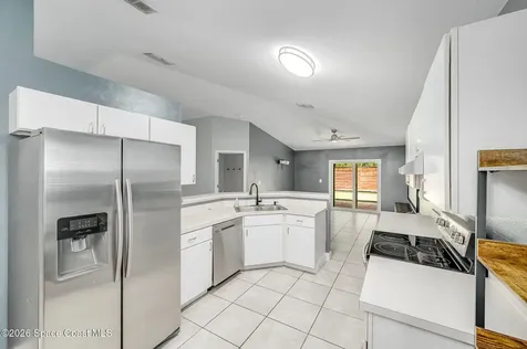 1664 Vista Lake Circle Melbourne FL 32904