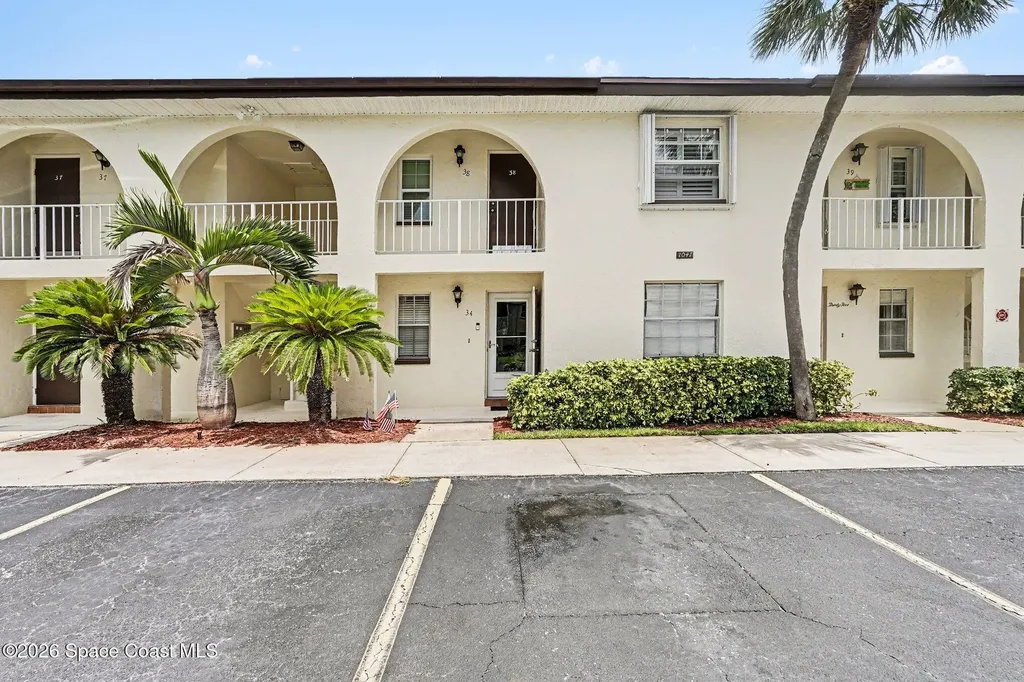1047 Small Court Indian Harbour Beach FL 32937
