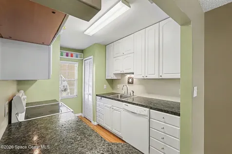 1047 Small Court Indian Harbour Beach FL 32937