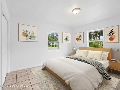 87 NW Irwin Avenue West Melbourne FL 32904