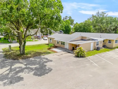 87 NW Irwin Avenue West Melbourne FL 32904