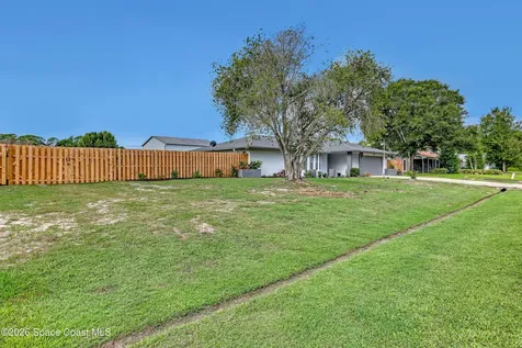 850 Haftez Street NE Palm Bay FL 32907