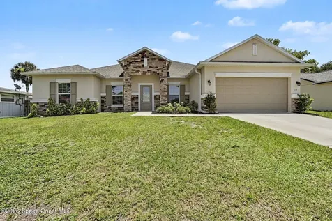 374 Evergreen Street NE Palm Bay FL 32907