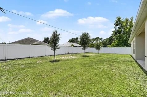 374 Evergreen Street NE Palm Bay FL 32907