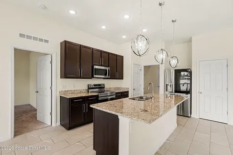 374 Evergreen Street NE Palm Bay FL 32907