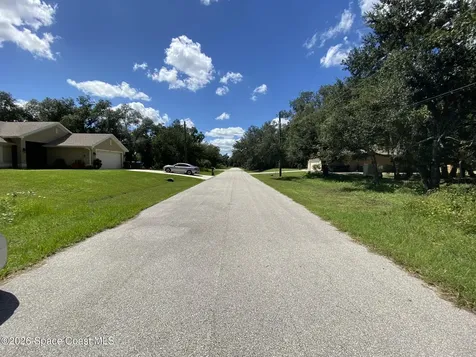 000 April Avenue North Port FL 34288