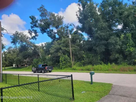 000 April Avenue North Port FL 34288
