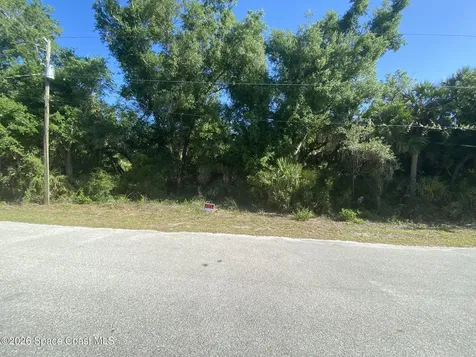 000 April Avenue North Port FL 34288