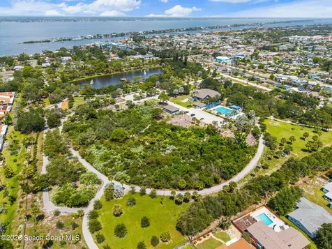 631 Desoto Lane Indian Harbour Beach FL 32937