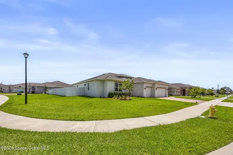 195 Loymer Circle Merritt Island FL 32953