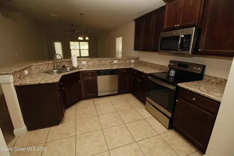 1034 Breakaway Trail Titusville FL 32780