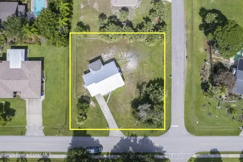 273 Easy Street Sebastian FL 32958