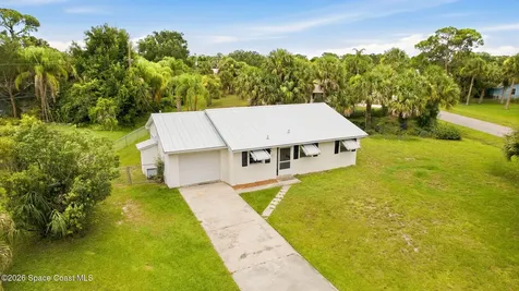 273 Easy Street Sebastian FL 32958