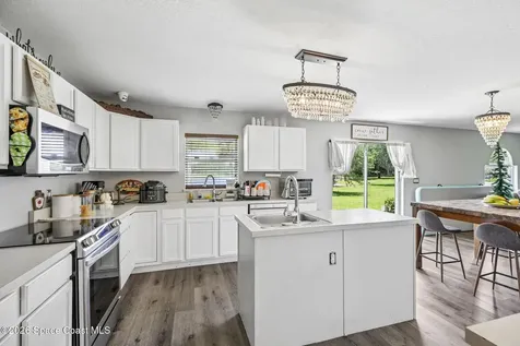 1609 Las Palmos Drive SW Palm Bay FL 32908