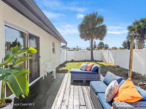121 Franklyn Ave Avenue Indialantic FL 32903