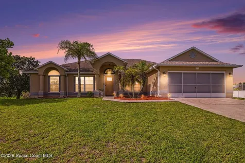 536 (530) Fort Pierce Street SW Palm Bay FL 32908