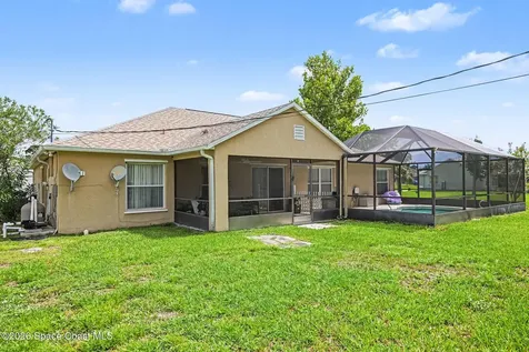536 (530) Fort Pierce Street SW Palm Bay FL 32908