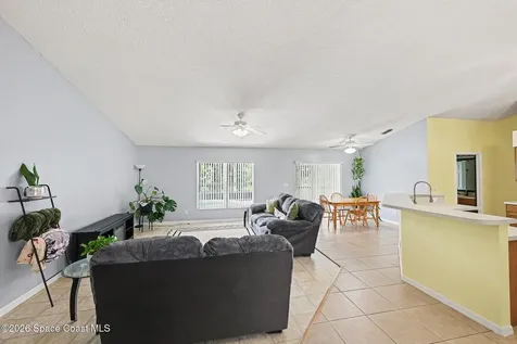 536 (530) Fort Pierce Street SW Palm Bay FL 32908